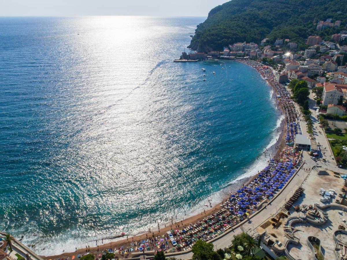 Eleven Petrovac na moru